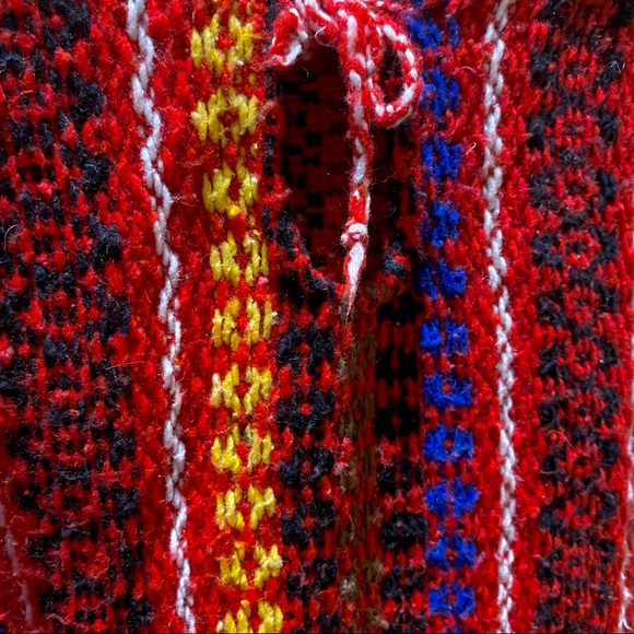 VIBRANT VINTAGE SWEATER - Picture 3 of 3